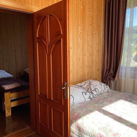 Старе Подвір'я Верховина Екстер'єр фото