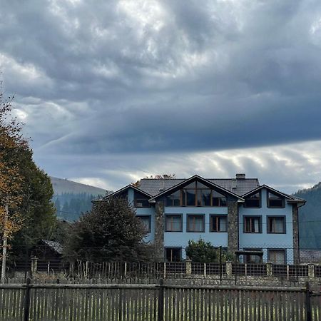 Старе Подвір'я Верховина Екстер'єр фото